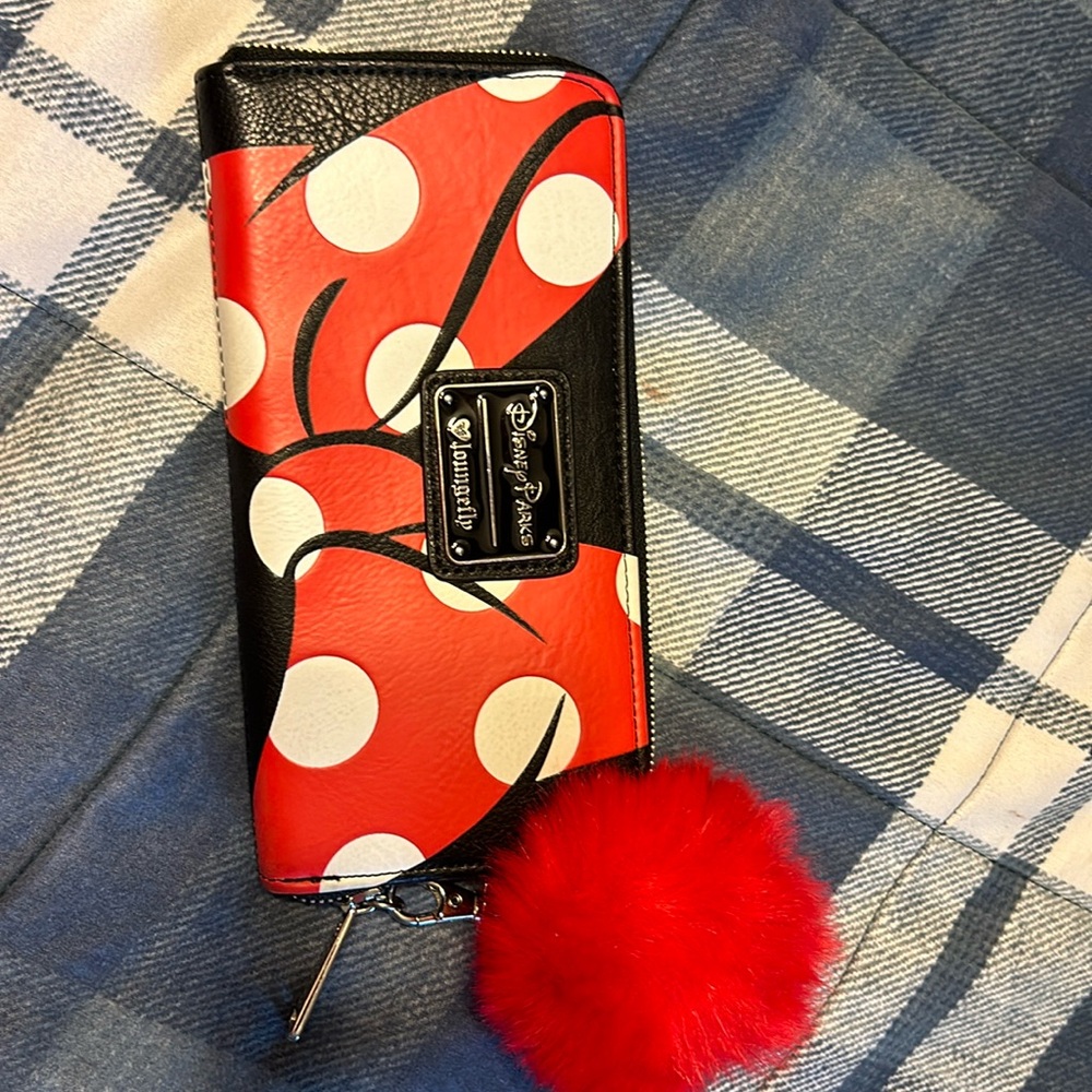Minnie Mouse Disney park wallet